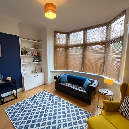 Stylish Apartment With Secure Parking Close To City Chester Esterno foto